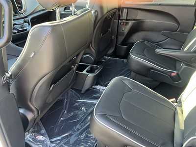 2026 Chrysler Pacifica, $. Photo 9