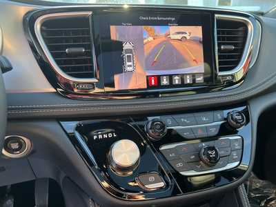 2026 Chrysler Pacifica, $. Photo 11