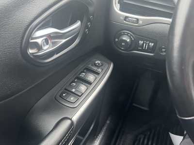 2021 Jeep Cherokee, $22975. Photo 11