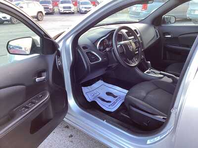 2011 Dodge Avenger, $1975. Photo 9