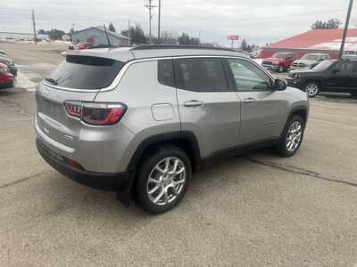 2022 Jeep Compass, $22975. Photo 4