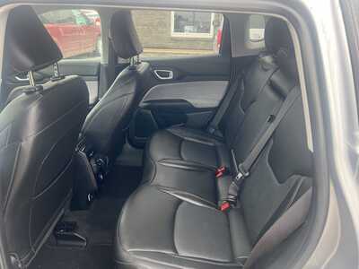 2022 Jeep Compass, $22975. Photo 6