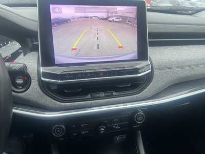 2022 Jeep Compass, $22975. Photo 8