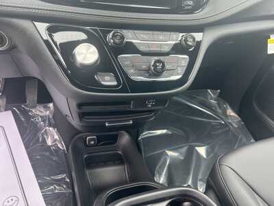 2026 Chrysler Pacifica, $47095. Photo 8