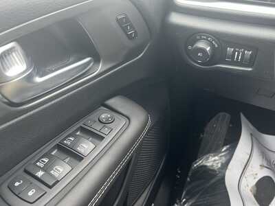 2026 Chrysler Pacifica, $47095. Photo 10