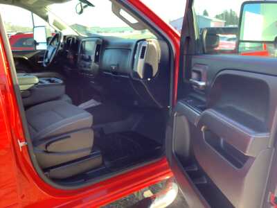 2019 Chevrolet 2500 Crew Cab, $29975. Photo 8