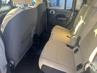 2020 Jeep Gladiator, $22575. Photo 5