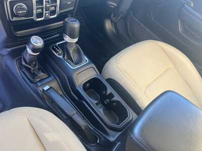 2020 Jeep Gladiator, $22575. Photo 7