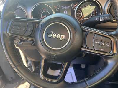 2020 Jeep Gladiator, $22575. Photo 9