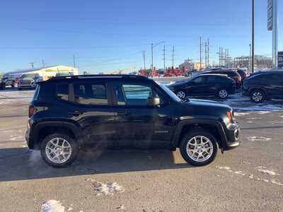 2022 Jeep Renegade, $18975. Photo 5