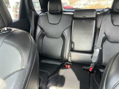 2020 Jeep Cherokee, $18575. Photo 6