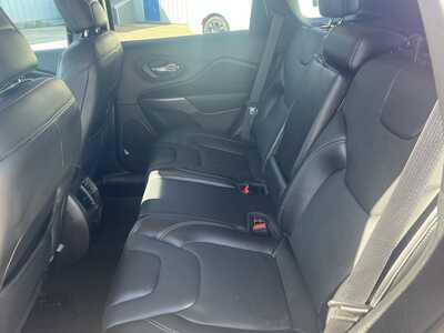2020 Jeep Cherokee, $19575. Photo 5