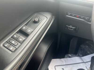 2026 Jeep Cherokee, $42916. Photo 12