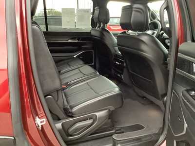 2024 Jeep Wagoneer, $42575. Photo 8