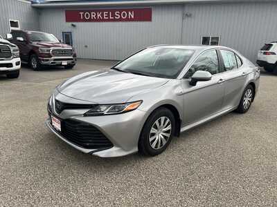 2020 Toyota Camry, $19975. Photo 1