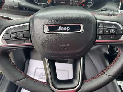 2024 Jeep Compass, $25575. Photo 10