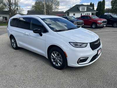 2026 Chrysler Pacifica, $45375. Photo 2