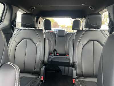 2026 Chrysler Pacifica, $45375. Photo 6