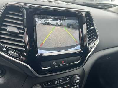 2019 Jeep Cherokee, $19575. Photo 8