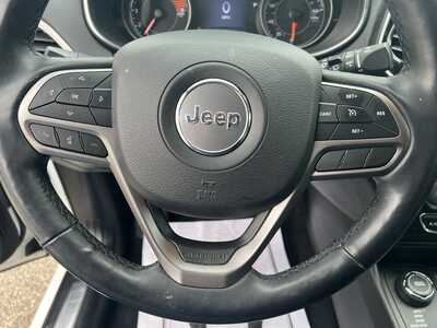 2019 Jeep Cherokee, $19575. Photo 9