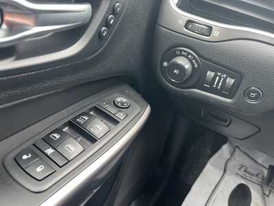 2019 Jeep Cherokee, $19575. Photo 10