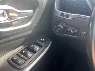 2019 Jeep Cherokee, $17575. Photo 11