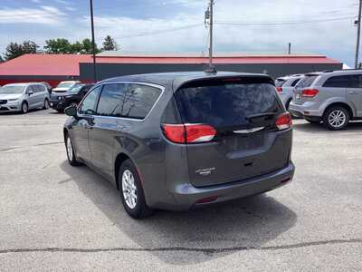 2022 Chrysler Voyager, $20975. Photo 3