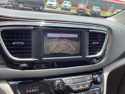2022 Chrysler Voyager, $20975. Photo 12