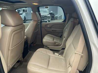 2009 Cadillac Escalade, $9975. Photo 4