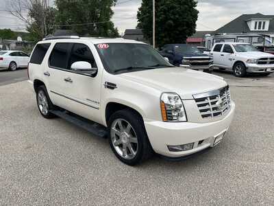 2009 Cadillac Escalade, $9975. Photo 7