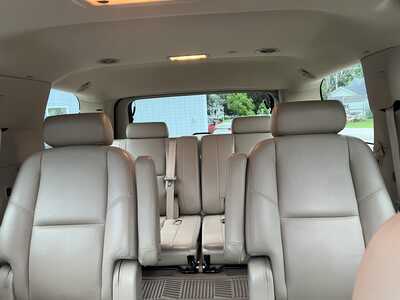 2009 Cadillac Escalade, $9975. Photo 10