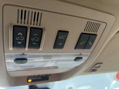 2009 Cadillac Escalade, $9975. Photo 11