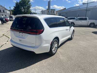 2027 Chrysler Pacifica, $49527. Photo 3