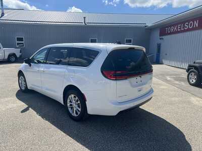 2027 Chrysler Pacifica, $49527. Photo 4