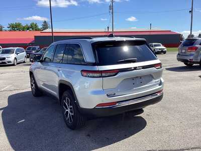 2025 Jeep Grand Cherokee, $38975. Photo 3