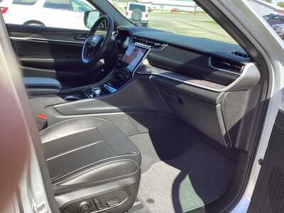 2025 Jeep Grand Cherokee, $38975. Photo 7