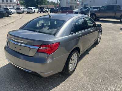 2013 Chrysler 200, $9975. Photo 3