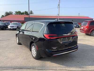 2025 Chrysler Pacifica, $31975. Photo 3
