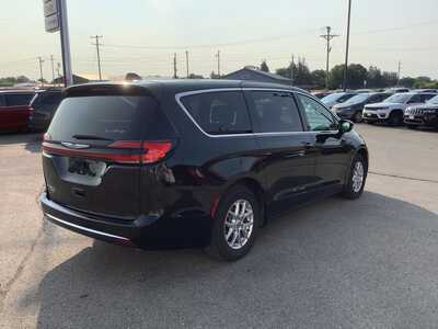 2025 Chrysler Pacifica, $31975. Photo 4
