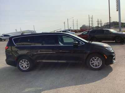 2025 Chrysler Pacifica, $31975. Photo 5