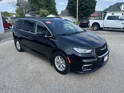 2022 Chrysler Pacifica, $21975. Photo 2