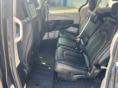 2022 Chrysler Pacifica, $21975. Photo 5