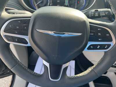 2022 Chrysler Pacifica, $21975. Photo 11