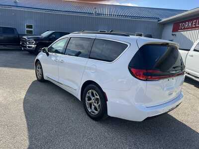 2023 Chrysler Pacifica, $26975. Photo 4