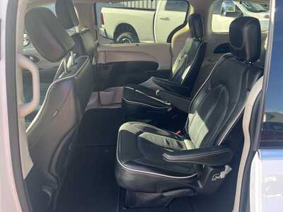 2023 Chrysler Pacifica, $26975. Photo 5