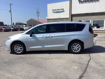 2026 Chrysler Pacifica, $32975. Photo 2