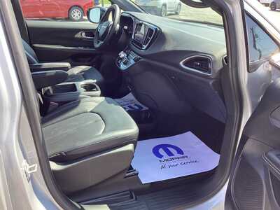 2026 Chrysler Pacifica, $32975. Photo 7