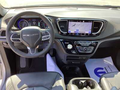 2026 Chrysler Pacifica, $32975. Photo 12