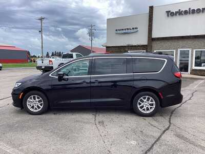 2024 Chrysler Pacifica, $26575. Photo 2
