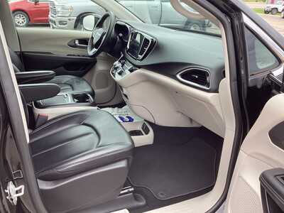 2024 Chrysler Pacifica, $26575. Photo 7
